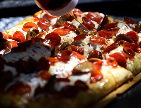Swicy: Η γλυκοκαυτερή τάση που απογειώνει το street food και πώς να τη φτιάξεις στο σπίτι